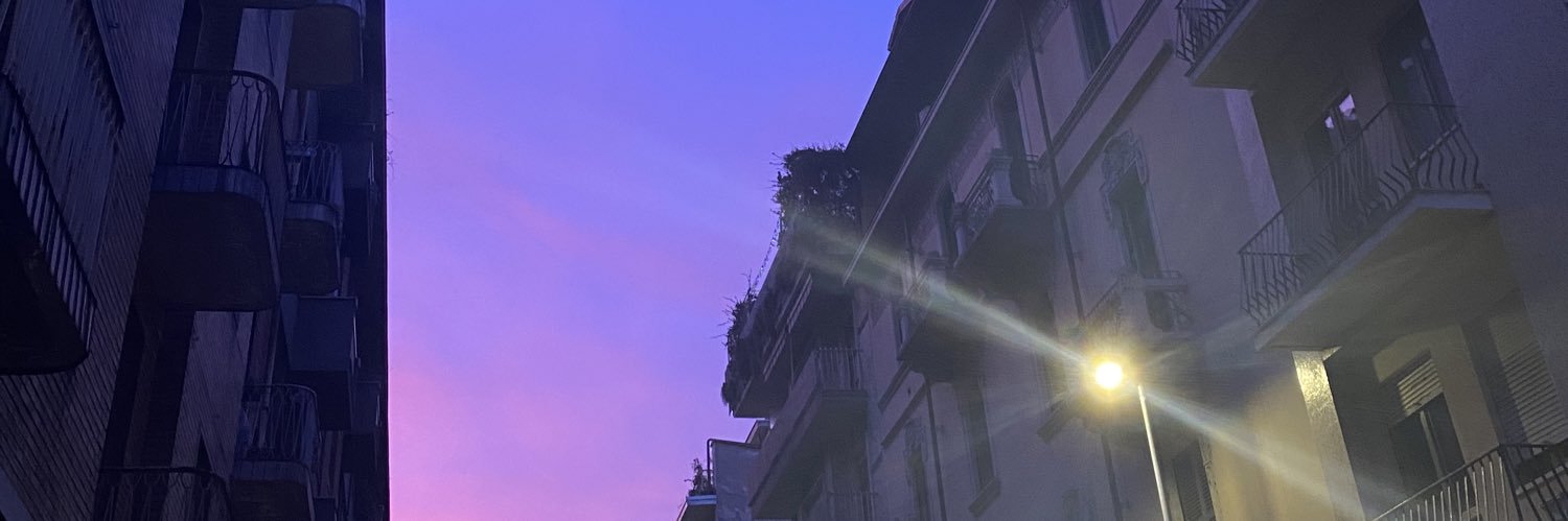 valewxx's profile banner image