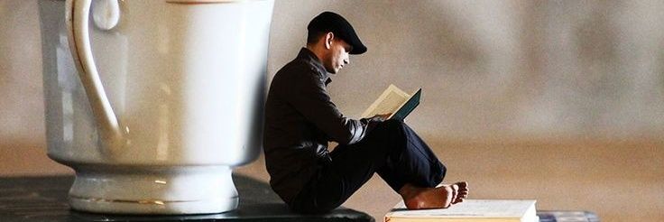 عايش حياته banner