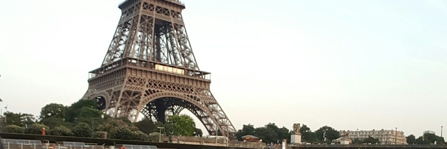 AyelloCaroline's profile banner image