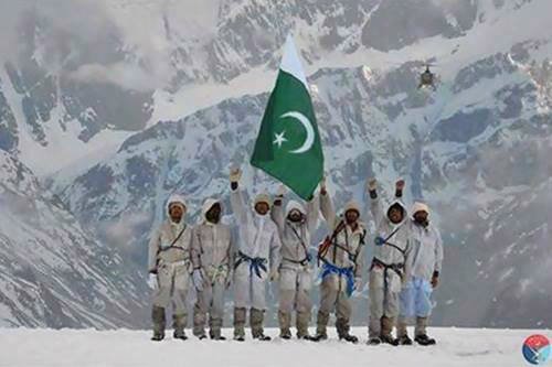 zohaNasir's profile banner image