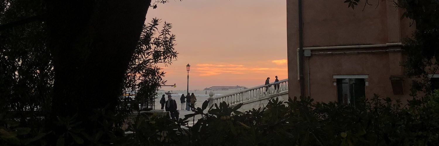 humsydaisy's profile banner image