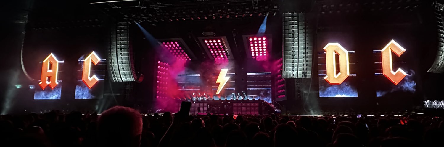 zefpapi's profile banner image
