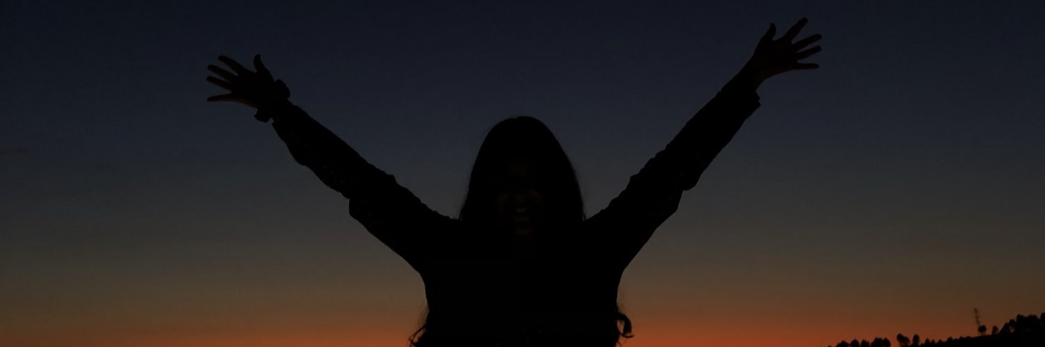 CamsuaClaudia's profile banner image