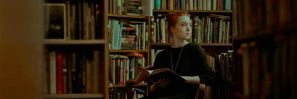 AModelWhosRead's profile banner image
