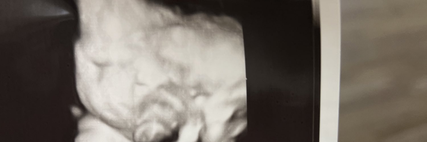 yourstrulyaylin's profile banner image