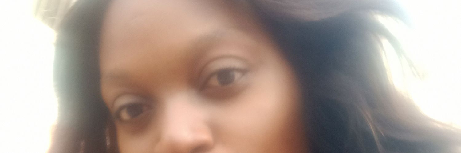gennylkizes's profile banner image