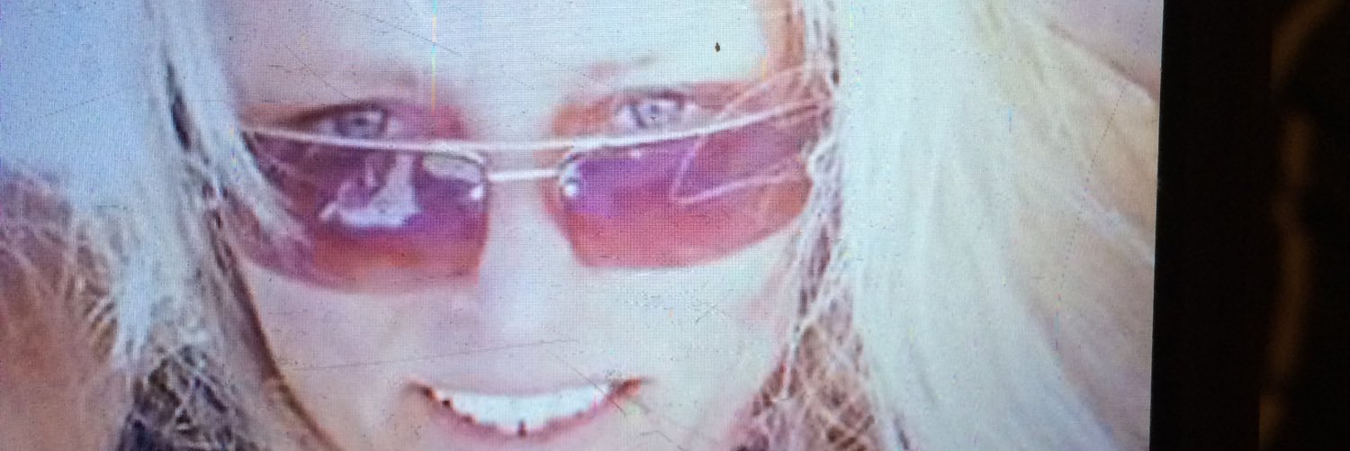 libbybusbee's profile banner image
