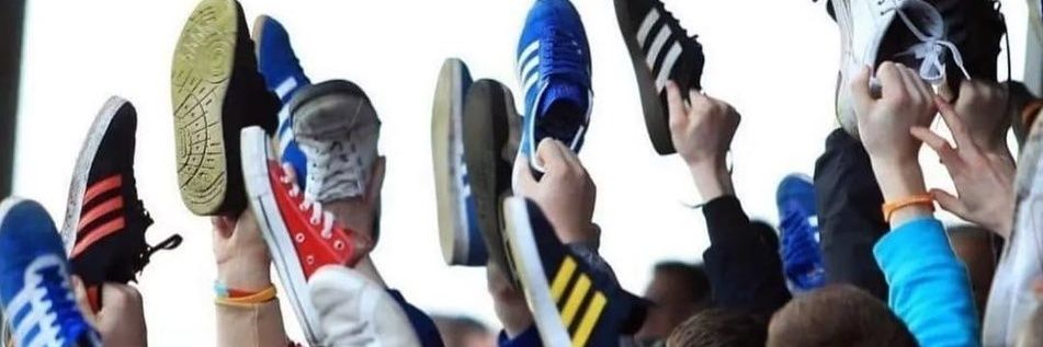 manusia realistis banner