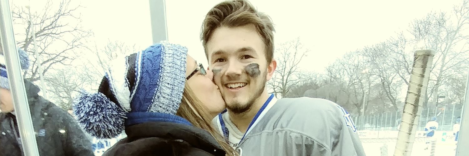 _tOuChIt_'s profile banner image