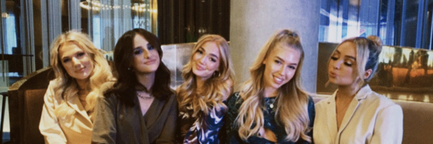 danatasmin's profile banner image