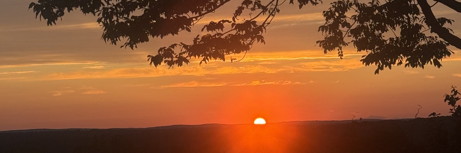 insidejadeswrld's profile banner image