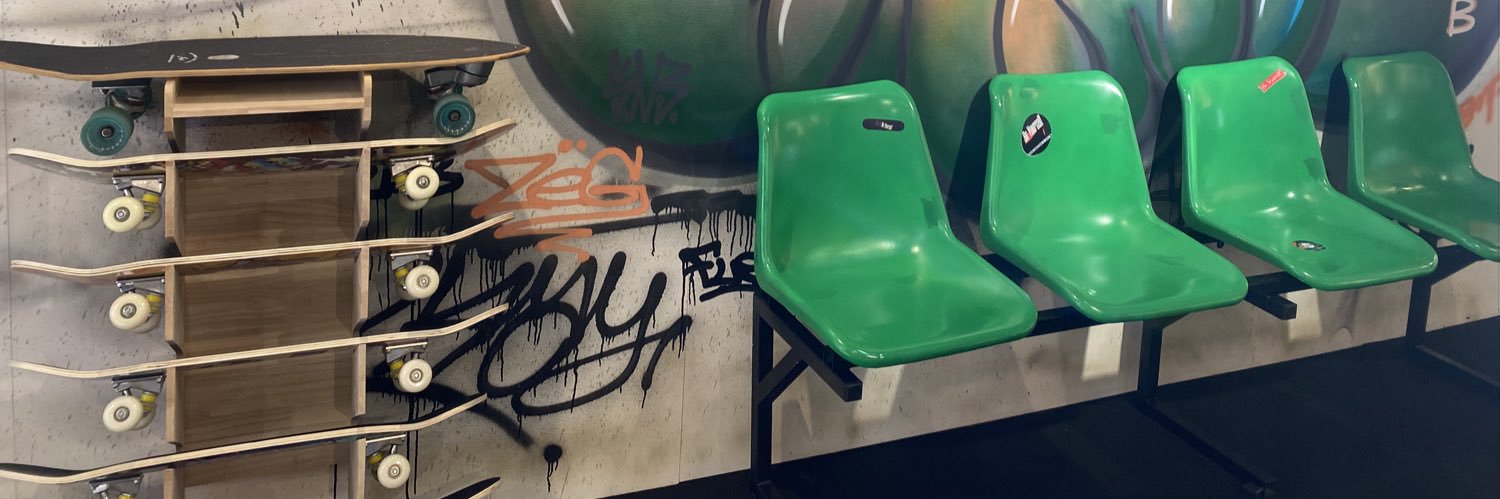 BORN 💚 banner