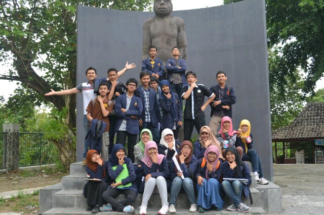 XII IPA 7 Teladan 14 banner