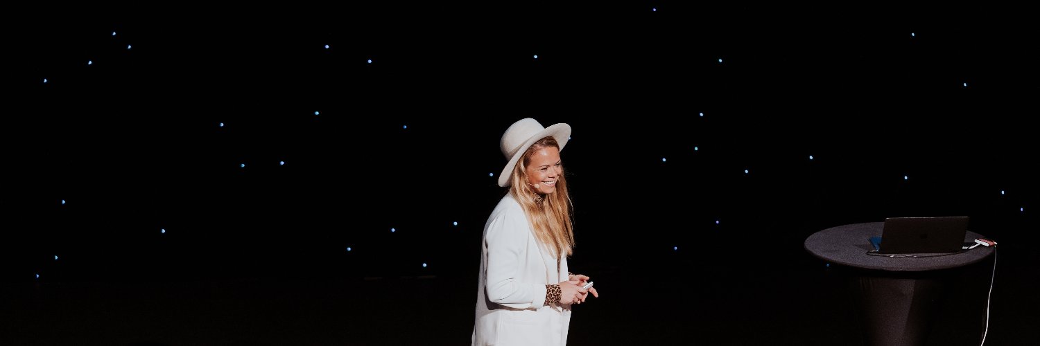 sofie_lindblomm's profile banner image