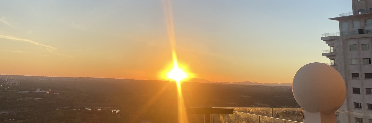 Abi 🦷 banner
