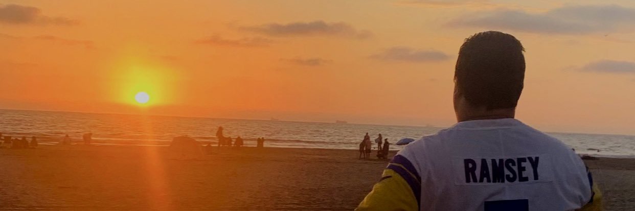 beeezayy's profile banner image