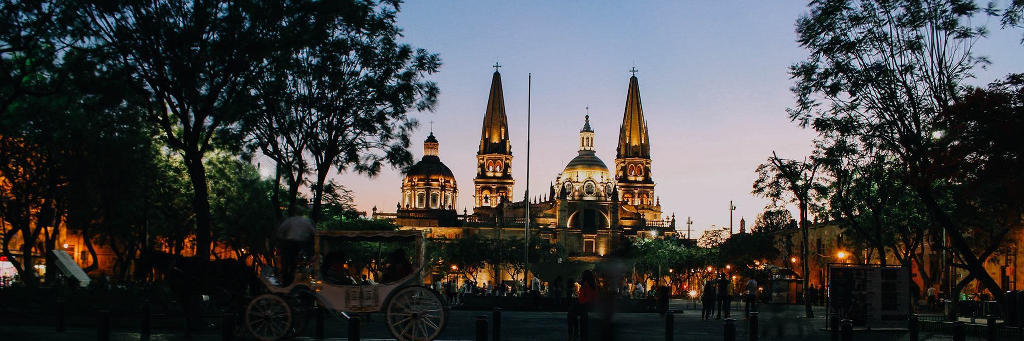 MonicaOP♥️🗺️✝️🌷 banner