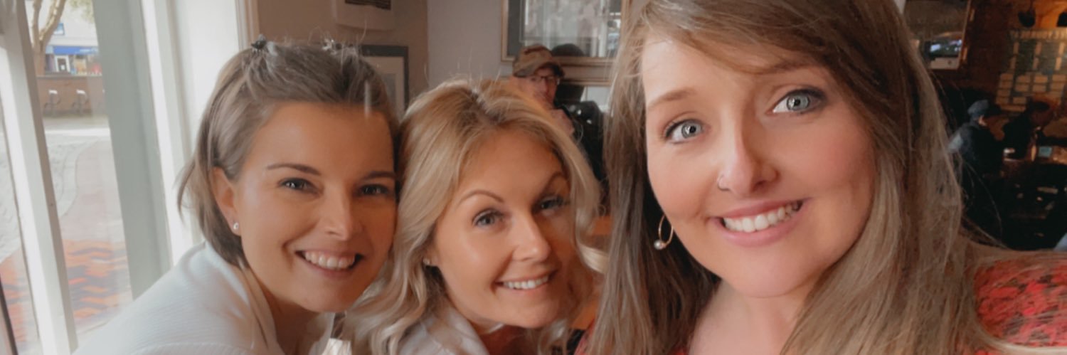 lauraldyas's profile banner image