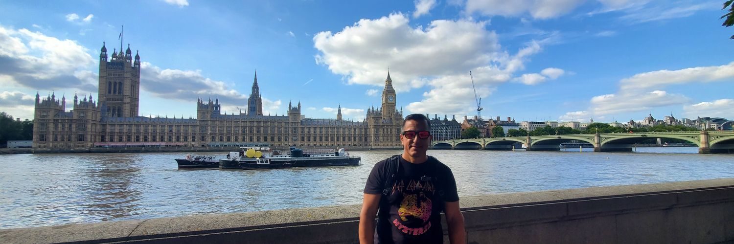 andresiparedes's profile banner image