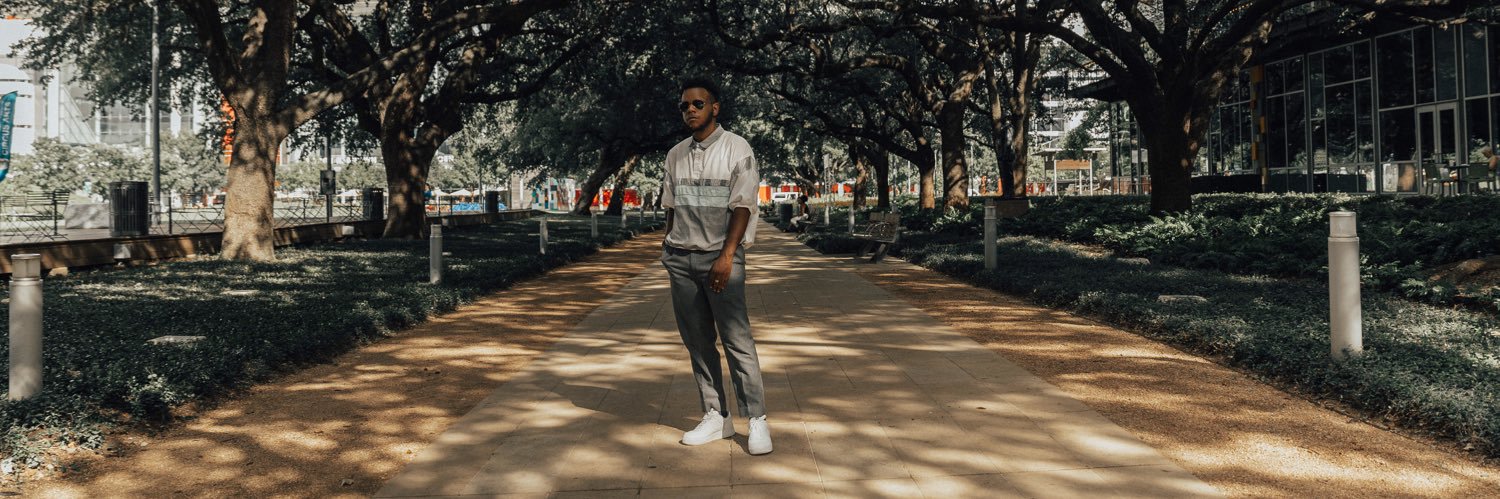 samodinero's profile banner image