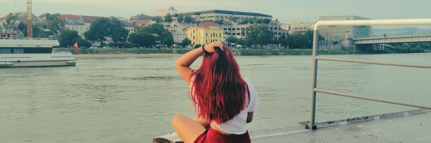 Lauramiranda_98's profile banner image