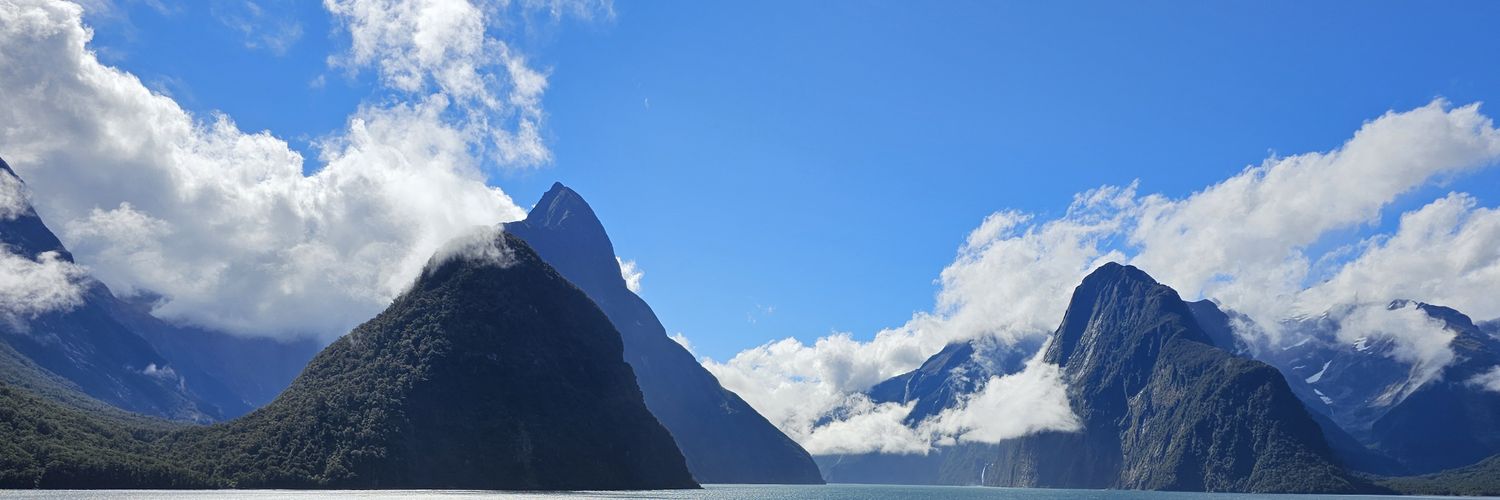 HouseStill's profile banner image
