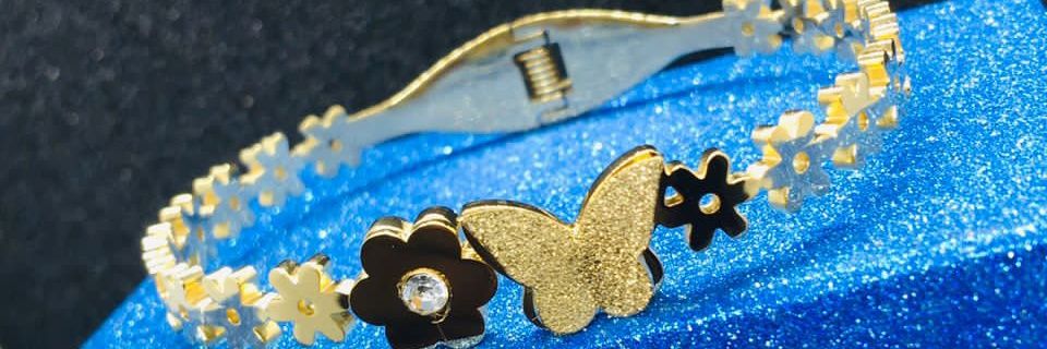 Queenlhayo's profile banner image