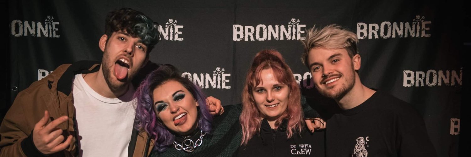 LoveFromLinee's profile banner image