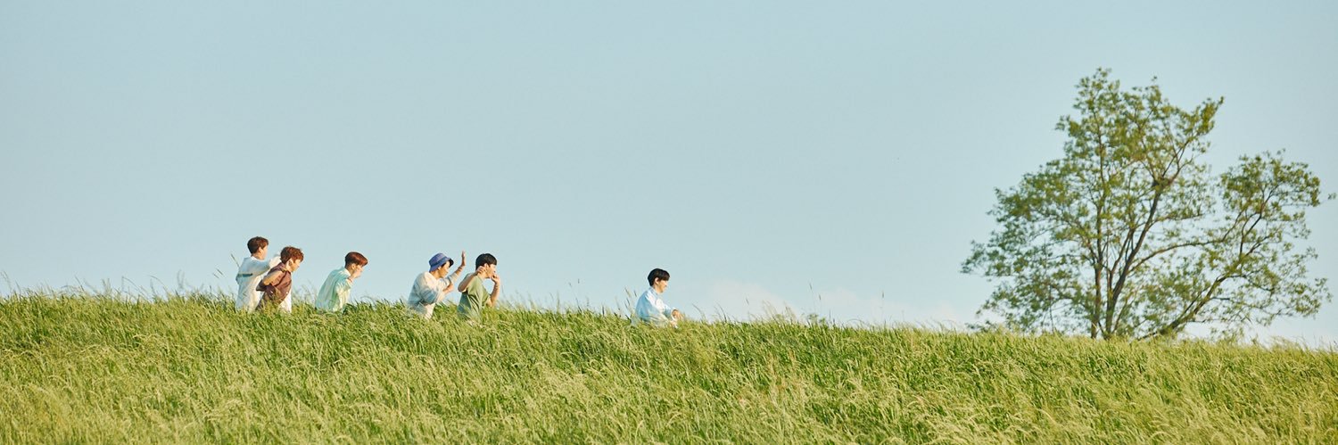 Roseneyy's profile banner image