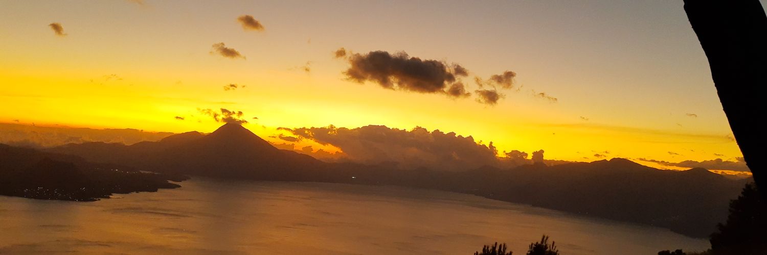 QuitotoM's profile banner image