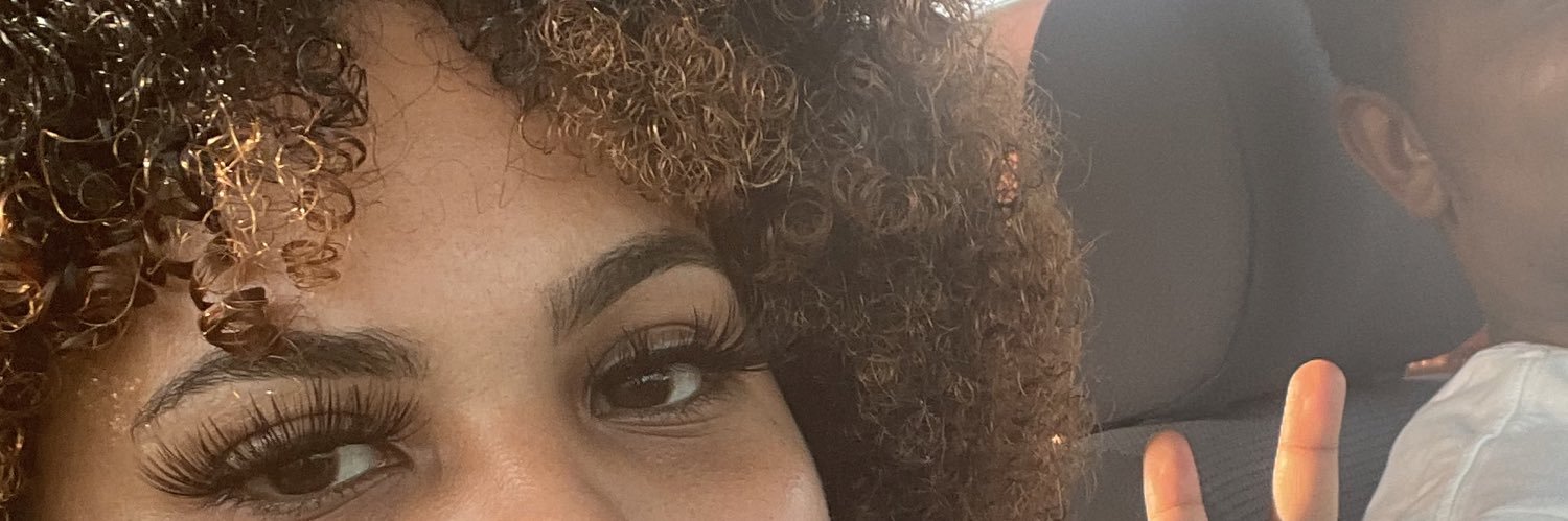 markiaaa_'s profile banner image