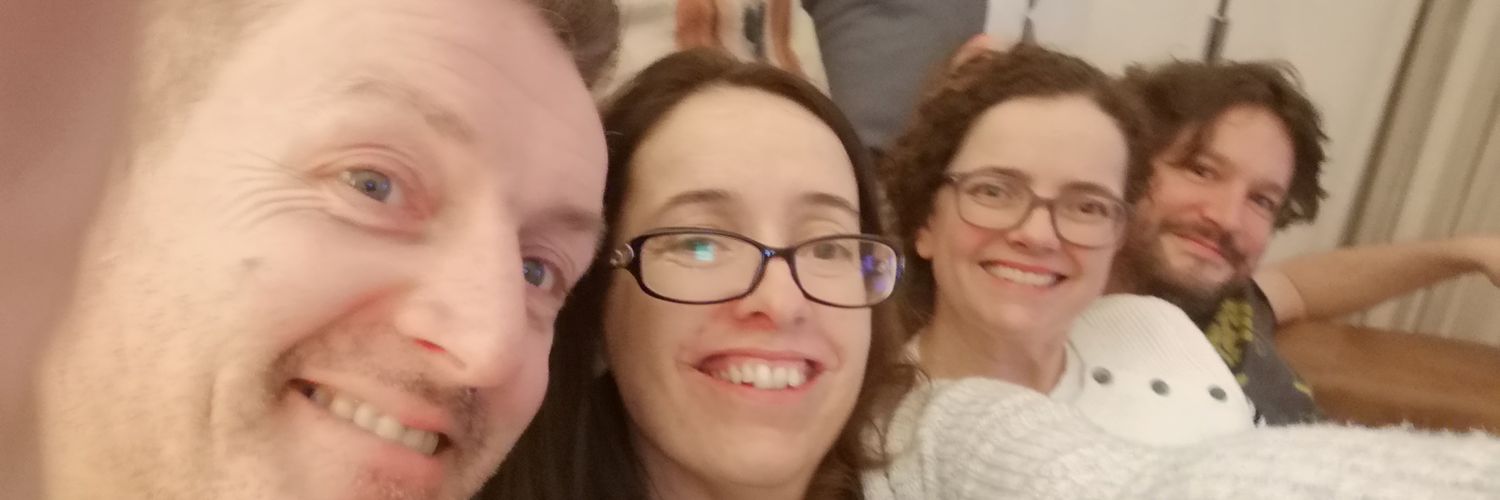 emmaloubin's profile banner image
