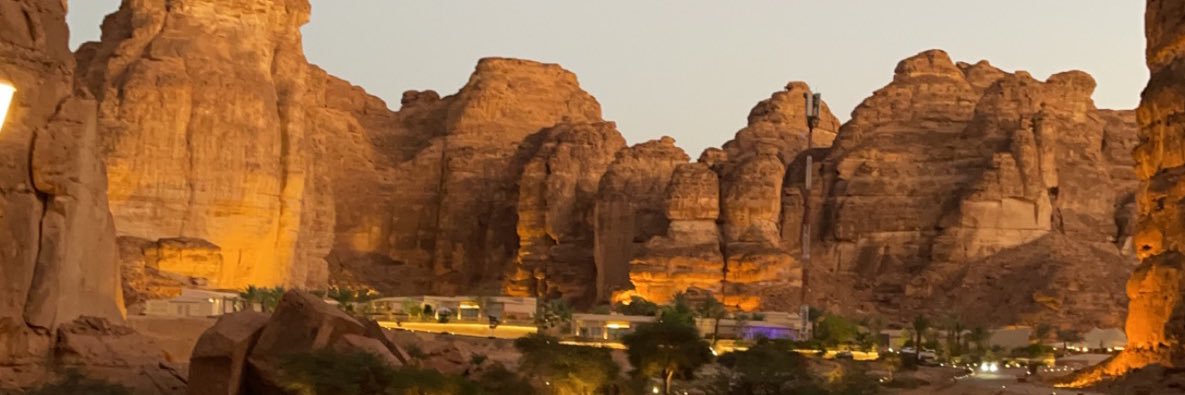 Lov_Travel's profile banner image