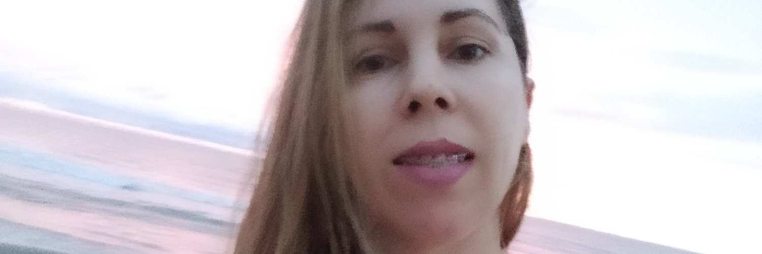 liahelvis's profile banner image
