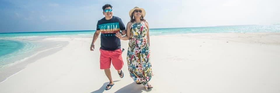 rovingcouple's profile banner image