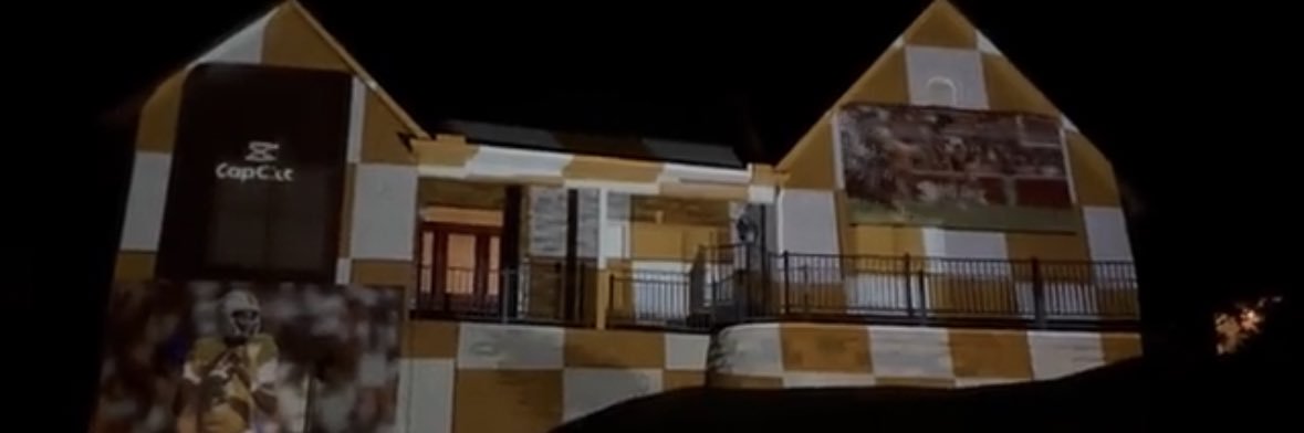 josh heupel 4 president banner