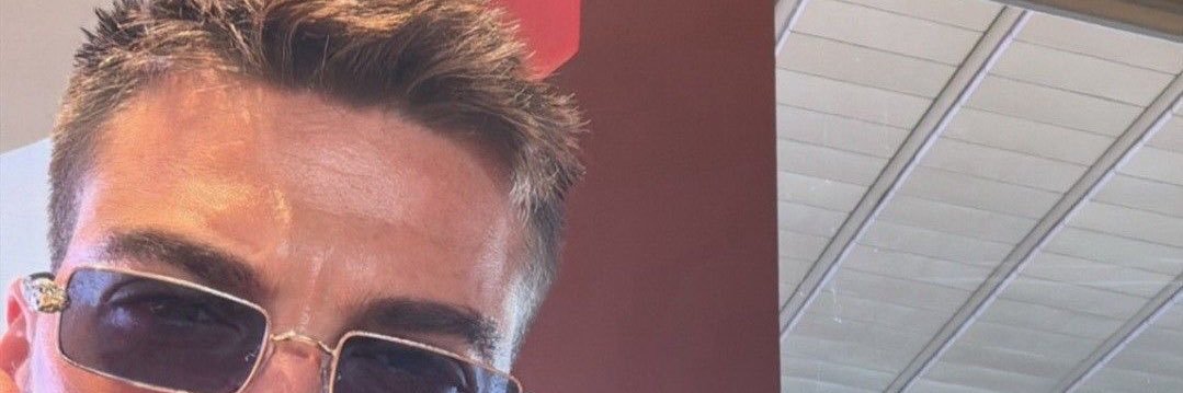 simonesussin's profile banner image