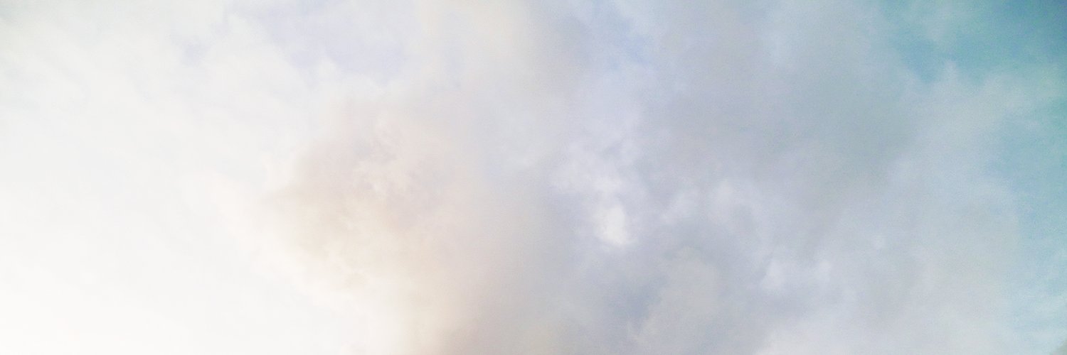 dearlycloudy's profile banner image