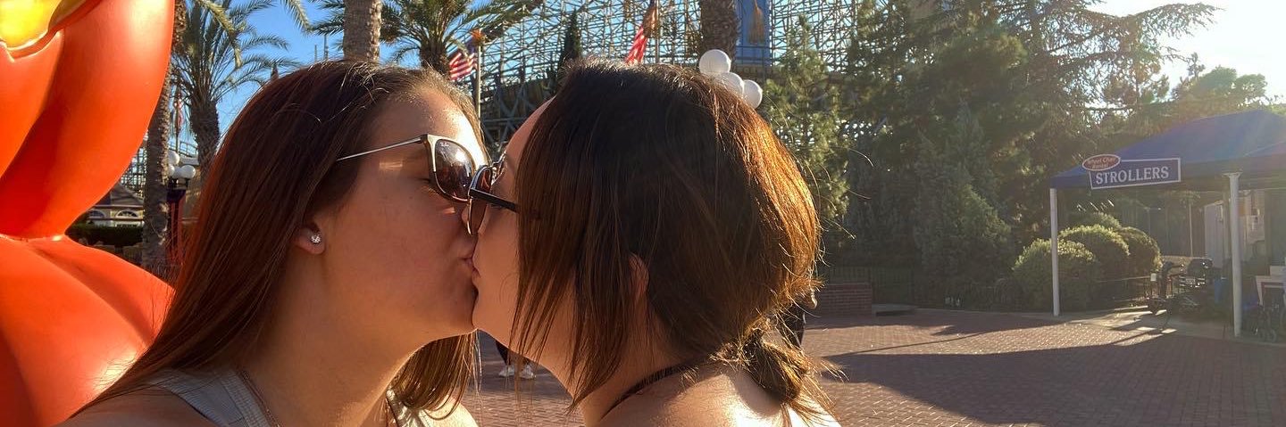 _ivyelizabeth's profile banner image