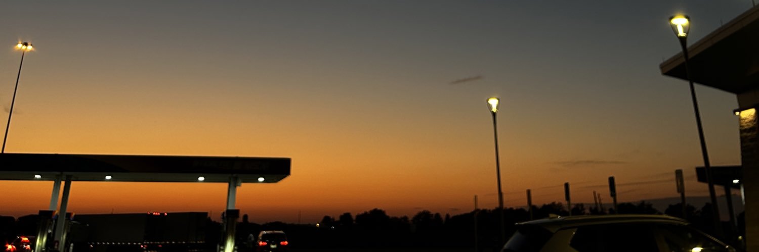 glonailss's profile banner image