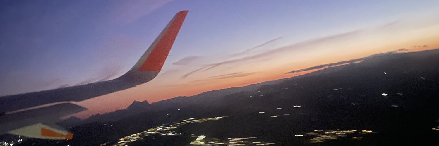 2BrokeCourtney's profile banner image
