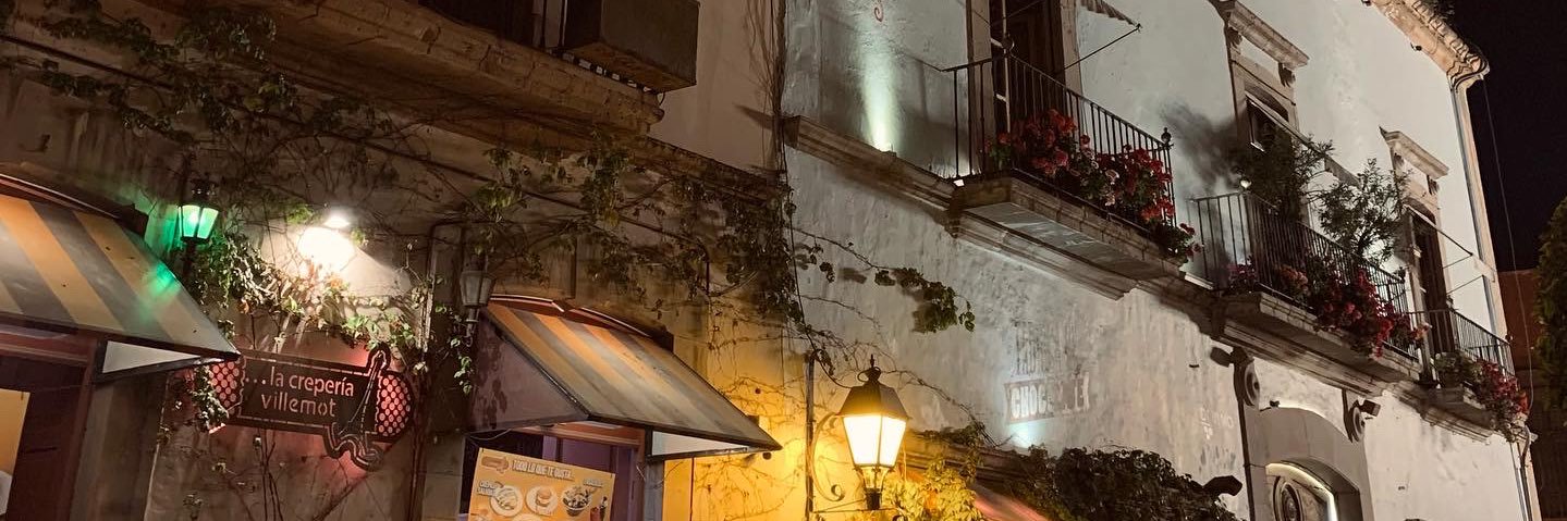 AleejandraOb's profile banner image