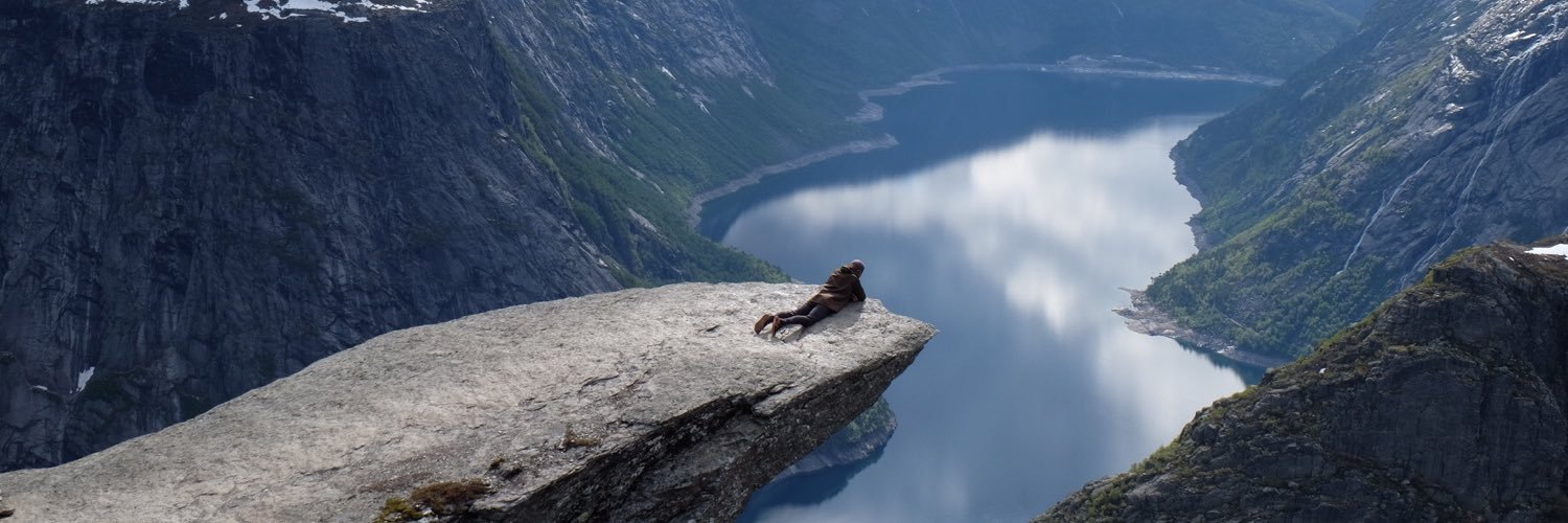 qilsszz's profile banner image