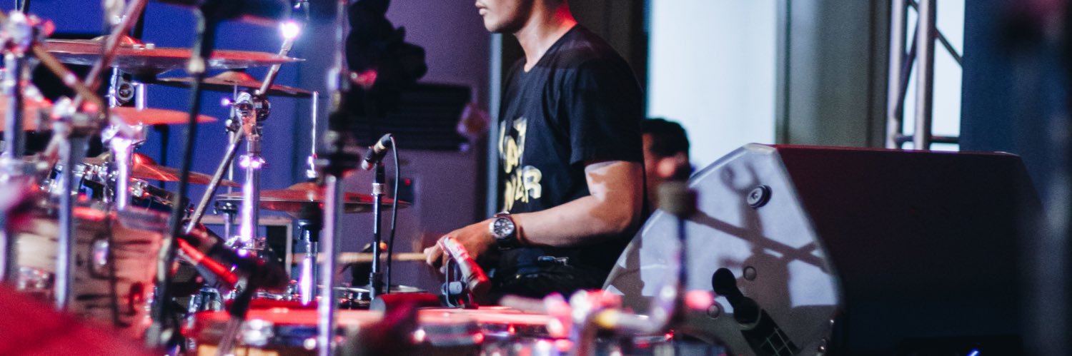 juniaradi_'s profile banner image