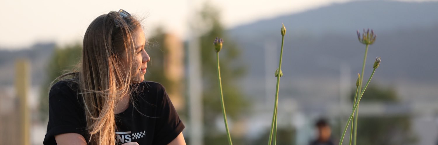 lablondienat's profile banner image