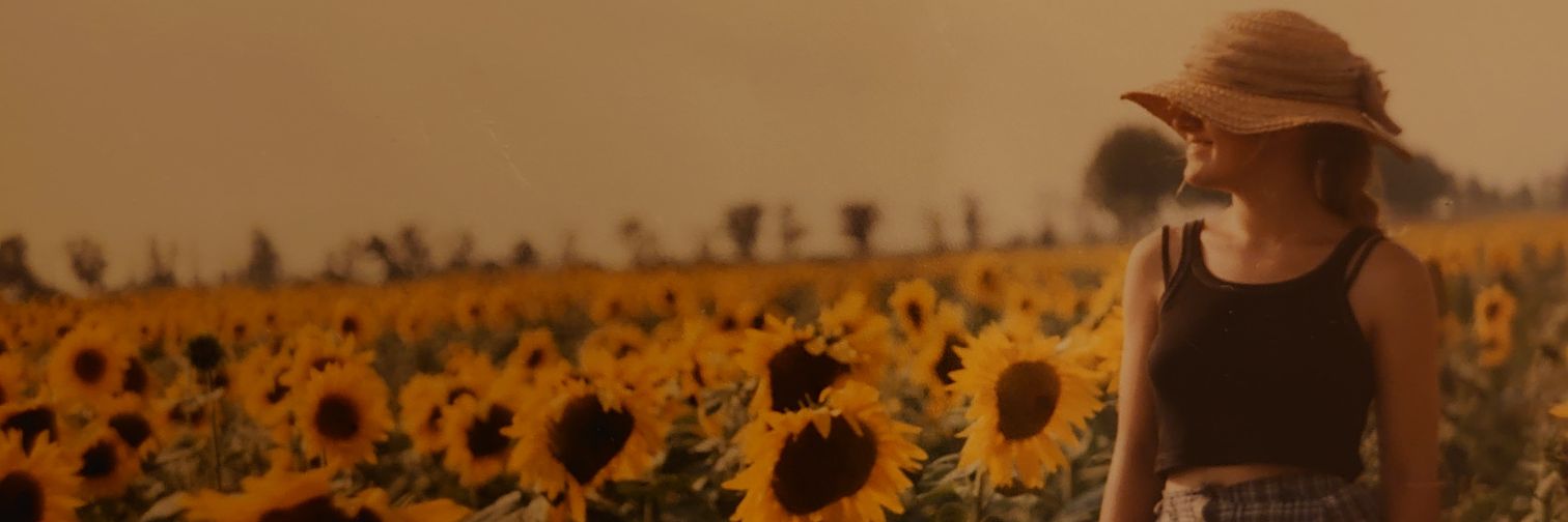 Flickan från Ensligheten (lämnat X) banner