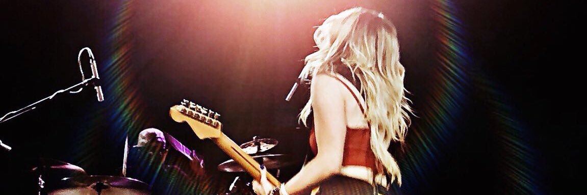 LindsayEllFans's profile banner image