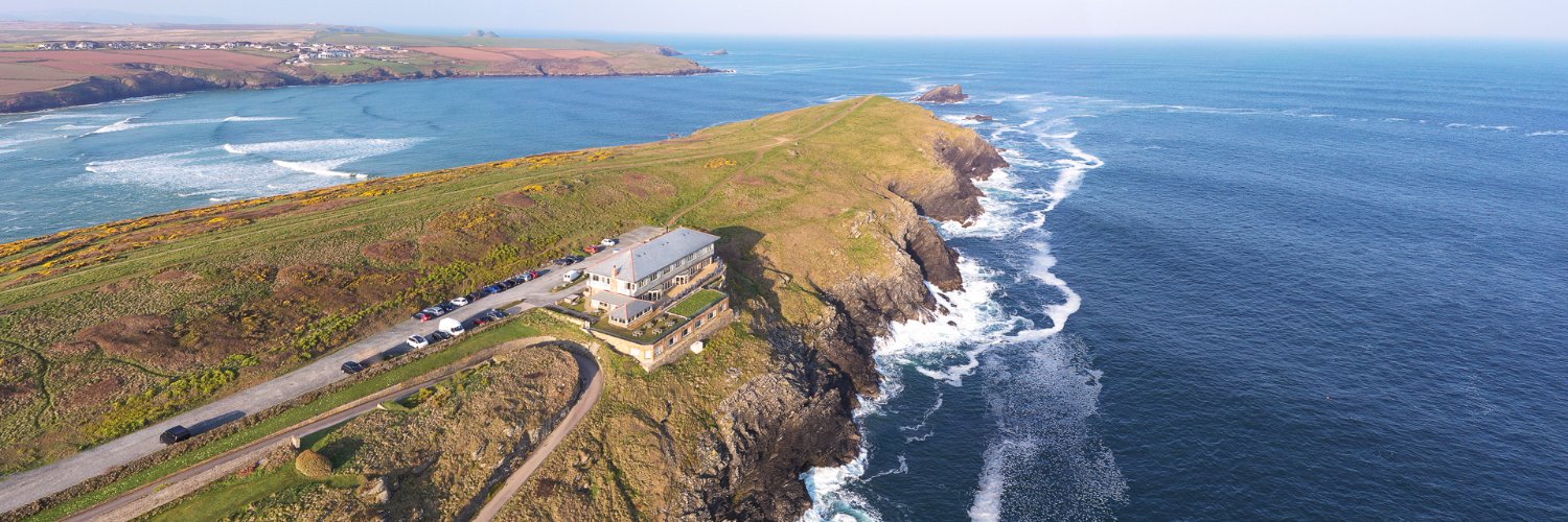 Lewinnick Lodge banner