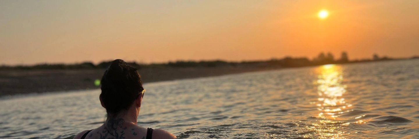 hernameisriax's profile banner image