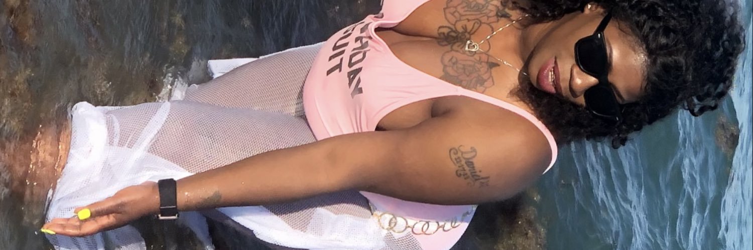 Danielle0386's profile banner image